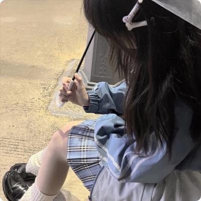 云边有个小卖部